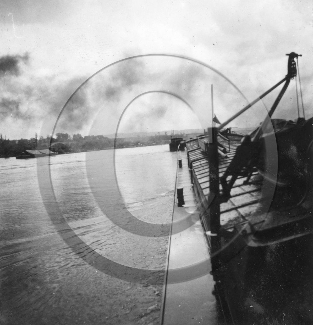 BA  page 80 - 11- Paris Conflans en péniche.jpg