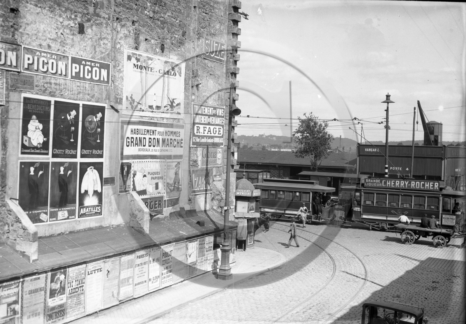 BX 532 angle cours de la Martinique.jpg