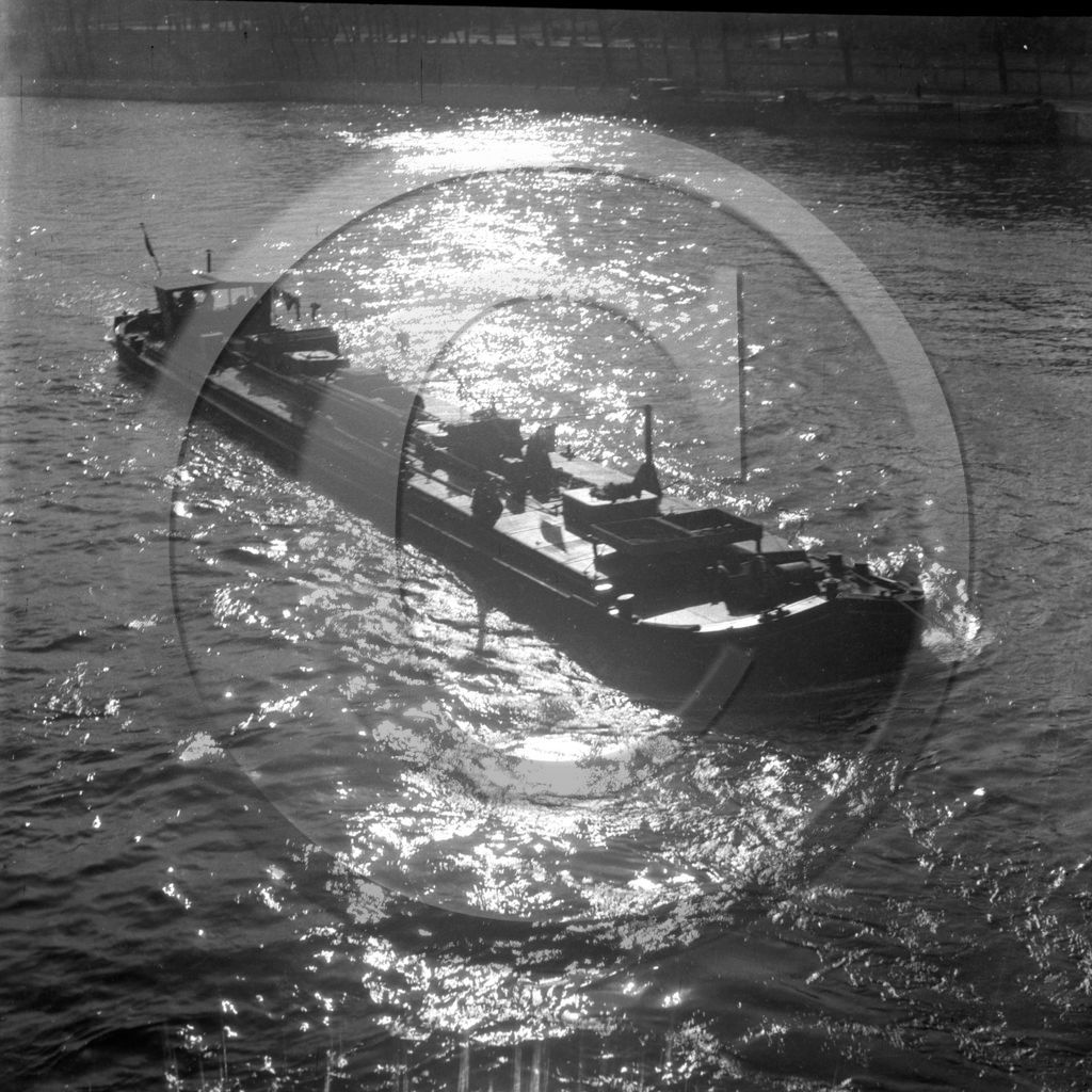 BA 323   grand chaland automoteur.jpg