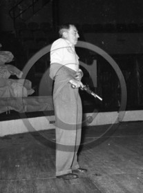 FO-CIRQUE  492  Buster Keater Medrano Paris septembre 1947  photo H  Dargence  .jpg