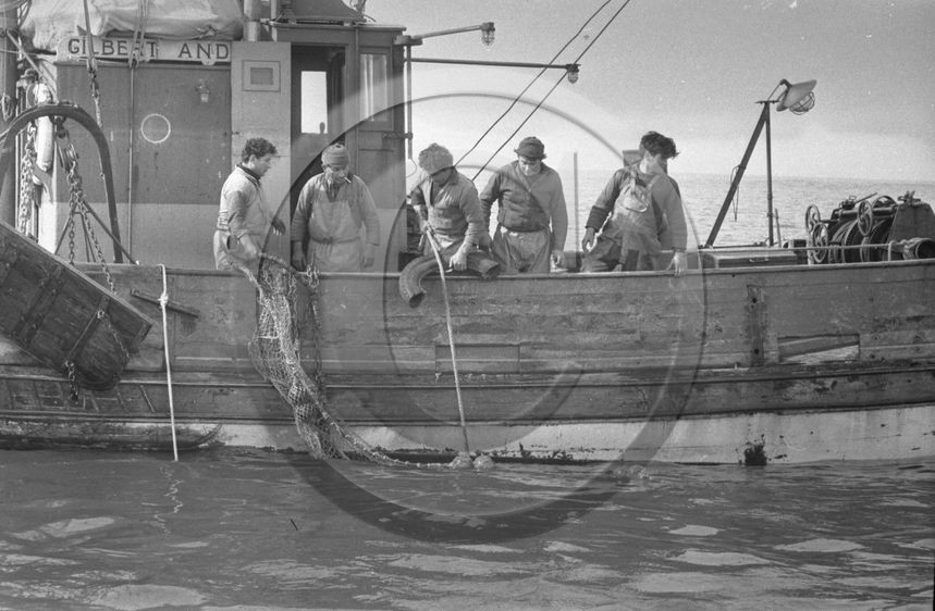 Arcachon - 4 mars 63 chalutier Gilbert Andre ,Ile d'Yeu  vue partielle 4  .jpg