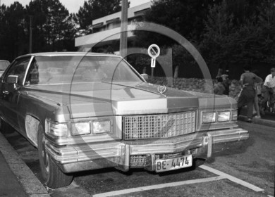 AU 1647 Cadillac conduite interieur Fleetwood 1976 .jpg