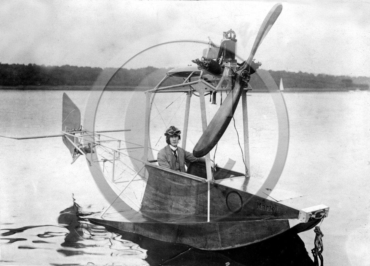 BA 1514 hydroglisseur Martel d'après photo .jpg