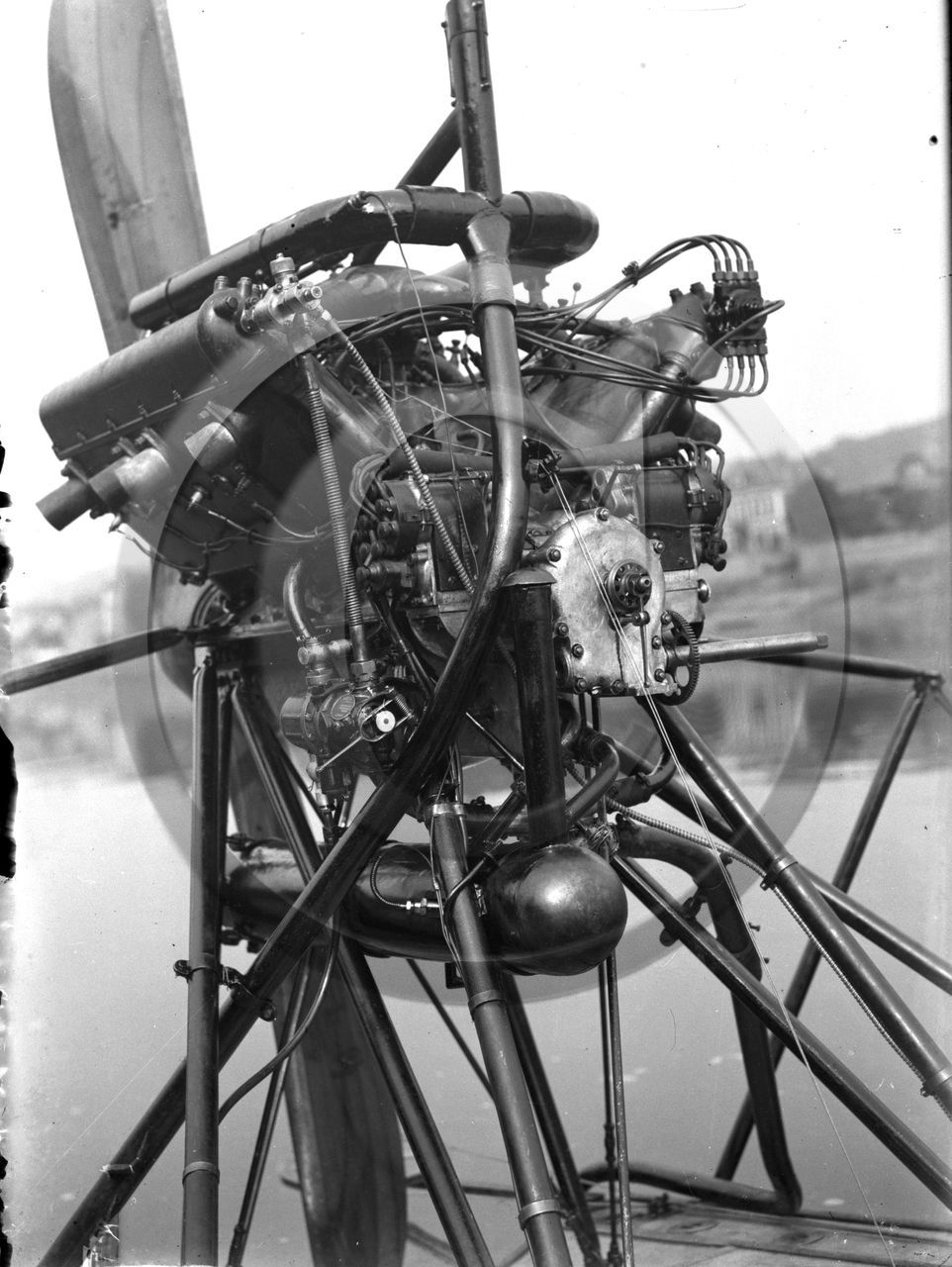 BA 1490 moteur de l'hydroglisseur Dumond Galvin.jpg
