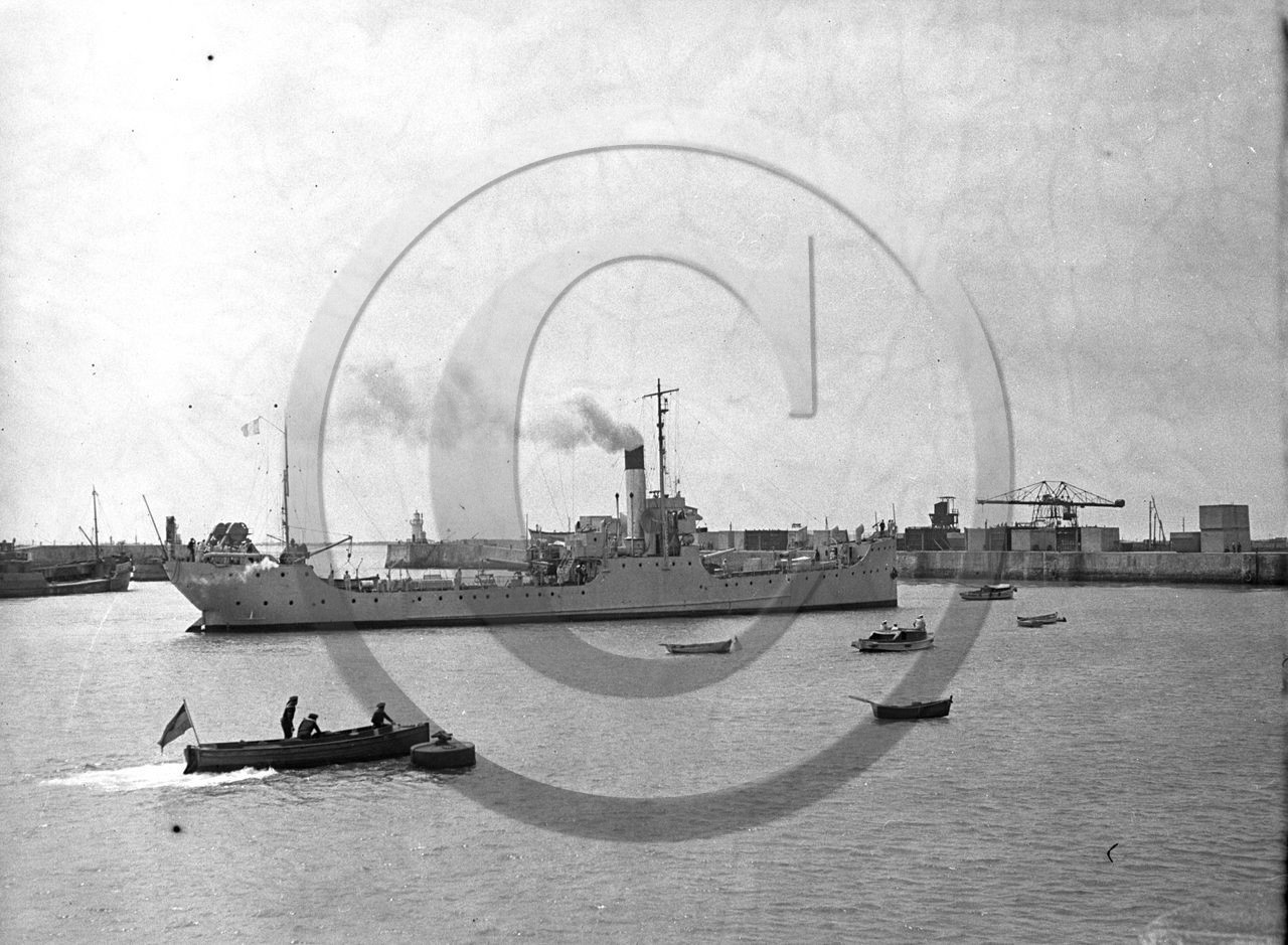 vi  709 la Rochelle -la Pallice bateau de guerre  dpt 17 .jpg