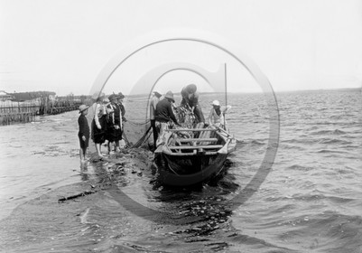 arc 4269 pinassotte au Ferret .jpg