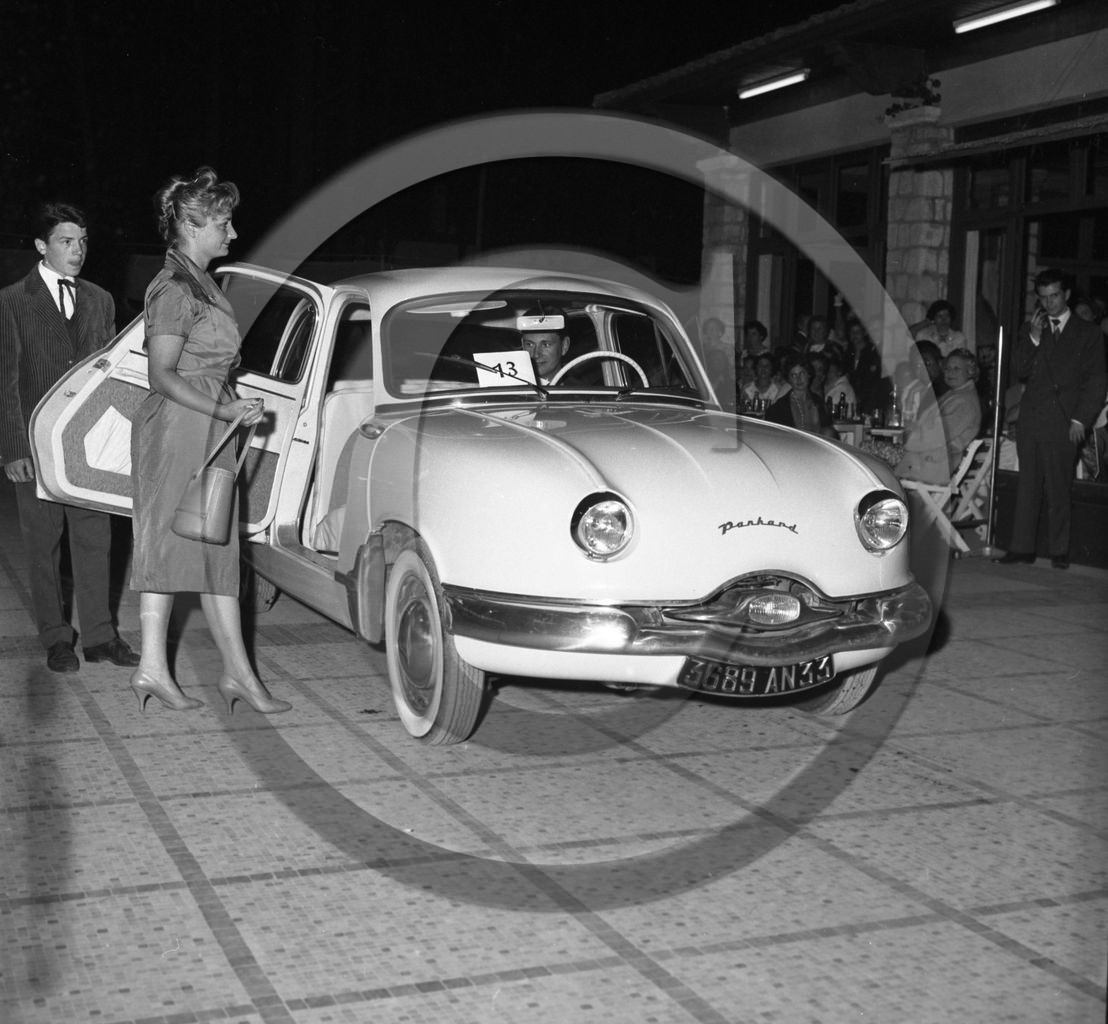 CE 376 Panhard dyna Z .jpg