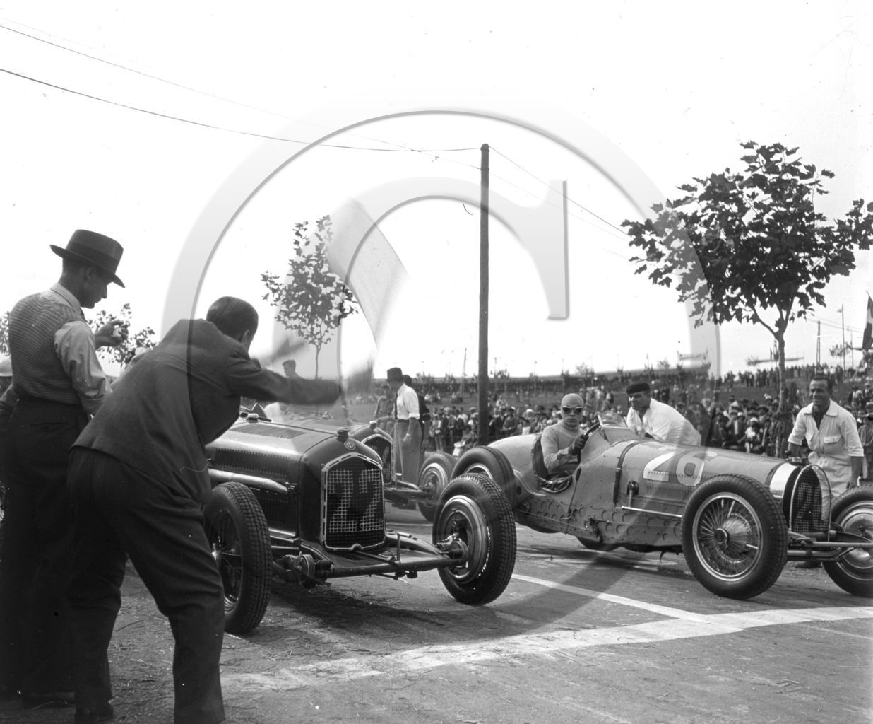 AUC 68 Alger 1934 au départ Alfa et Wimile sur Bugatti .jpg