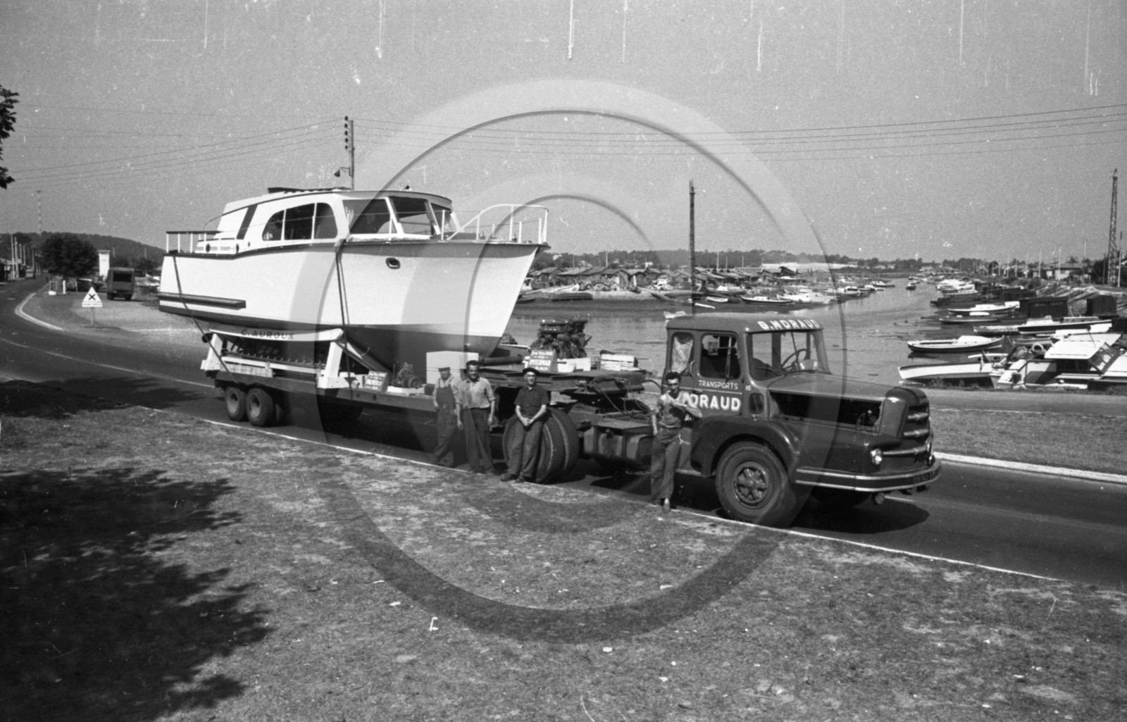 arc 1874 camion Giraud port la Teste .jpg