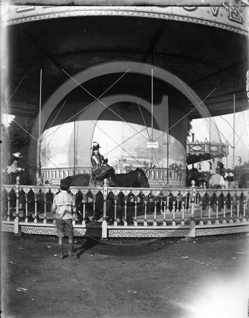 FO-CIRQUE  36 carroussel du nouveau Monde chevaux vivants  .jpg