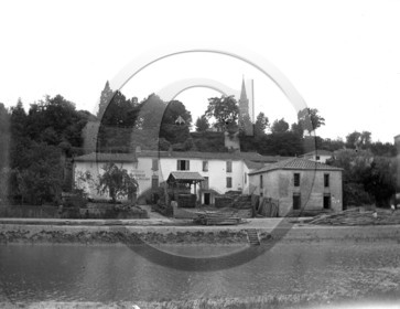 AG 666 restaurant Raponneau chemin de halage  .jpg