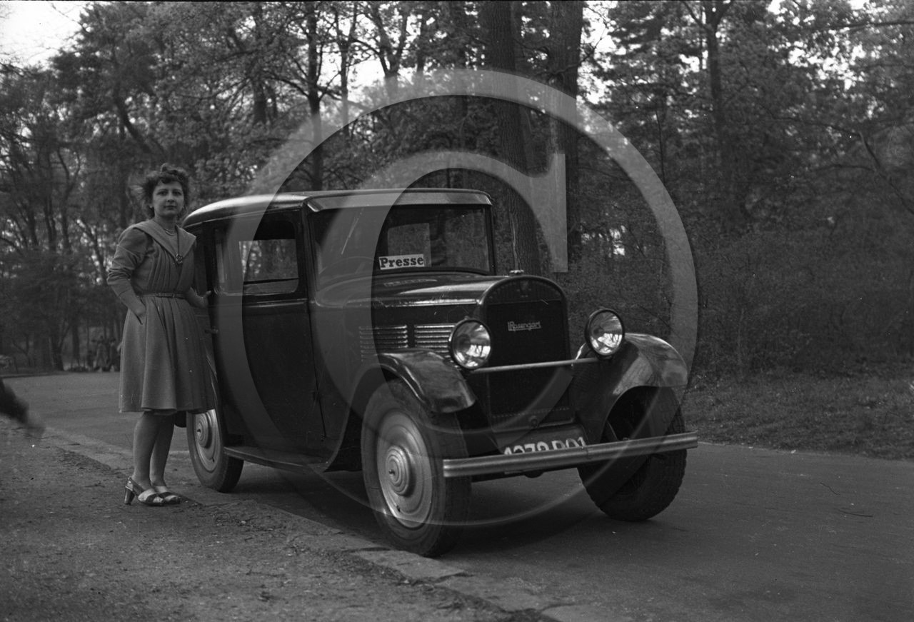 AU 685  Rosengart .jpg