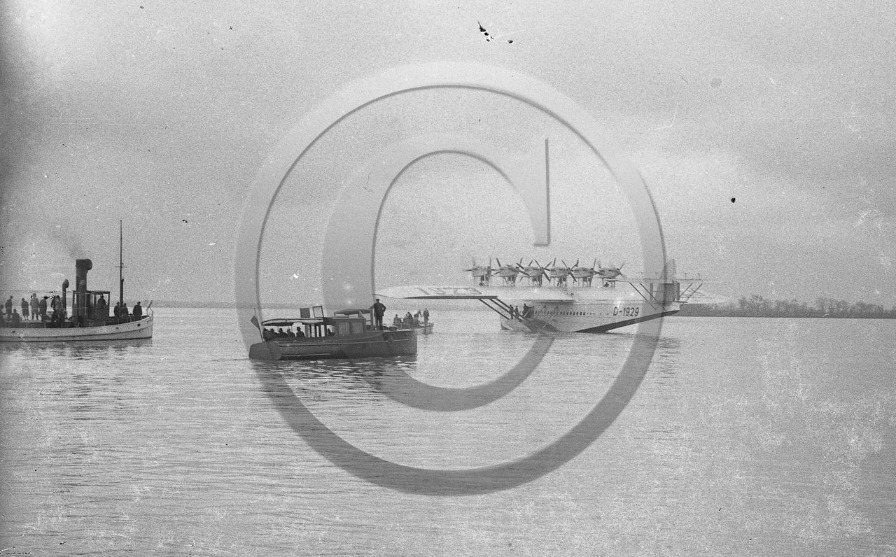 AVI 234 hydravion .jpg