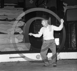 FO-CIRQUE  494  Buster Keater Medrano Paris septembre 1947  photo H  Dargence  .jpg