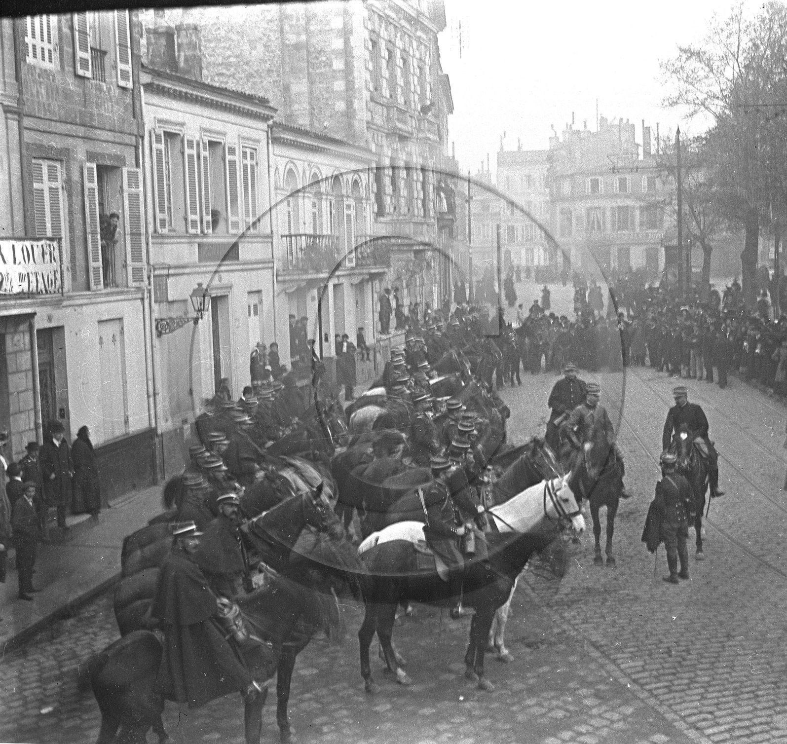 BX 310           bX  PAS SUR.jpg