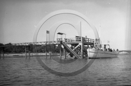 arc 4369 jetée Ferret bateau ....jpg