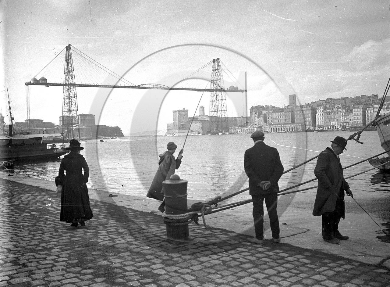 vi  1123 marseille le pont transboreurd en entier.jpg