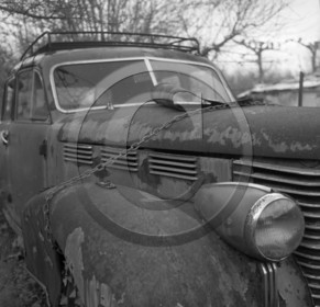 AU 359 Cadillac sixty special sedan 1938 .jpg