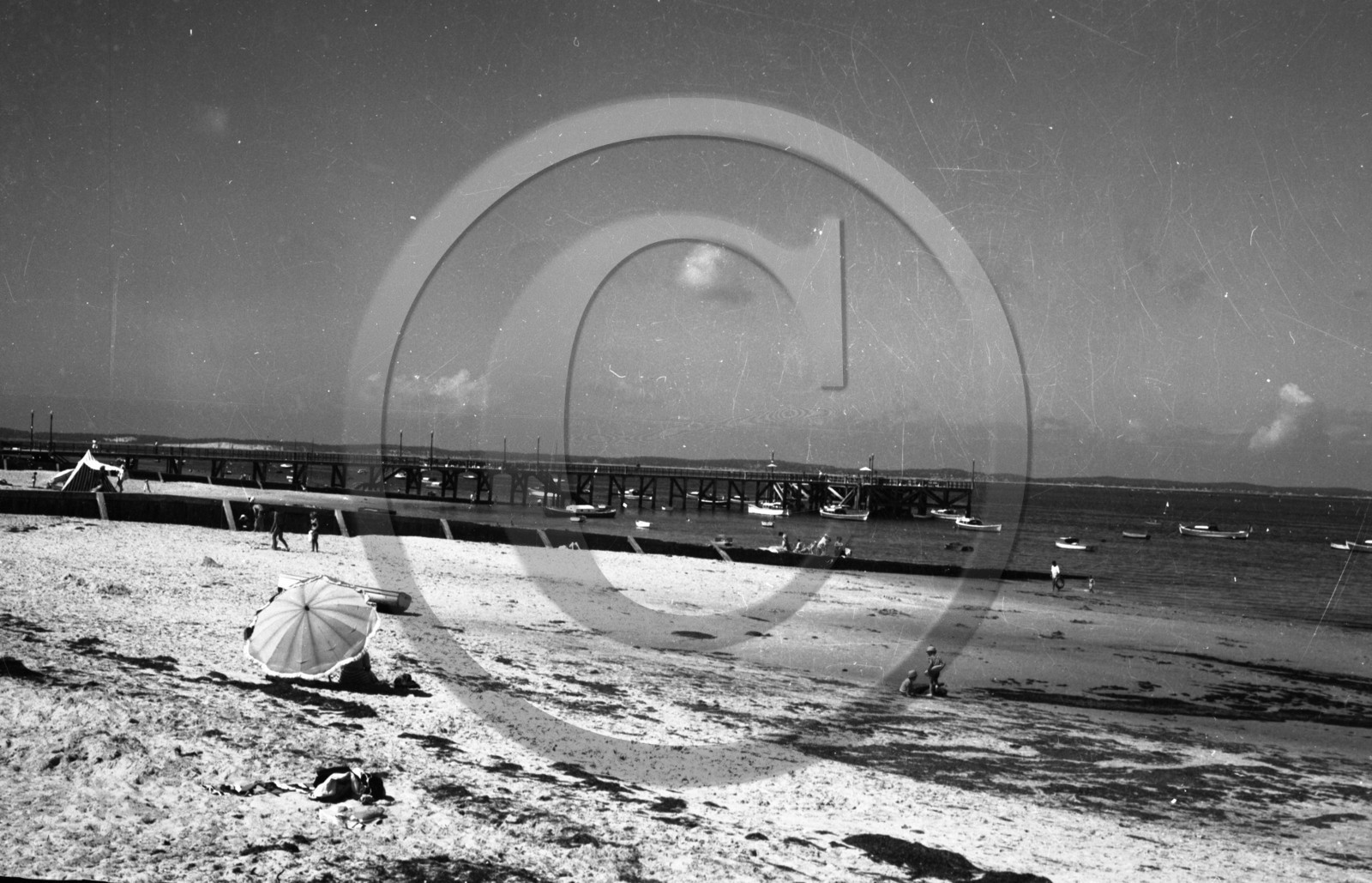 arc 4356  plage jetée Thiers .jpg