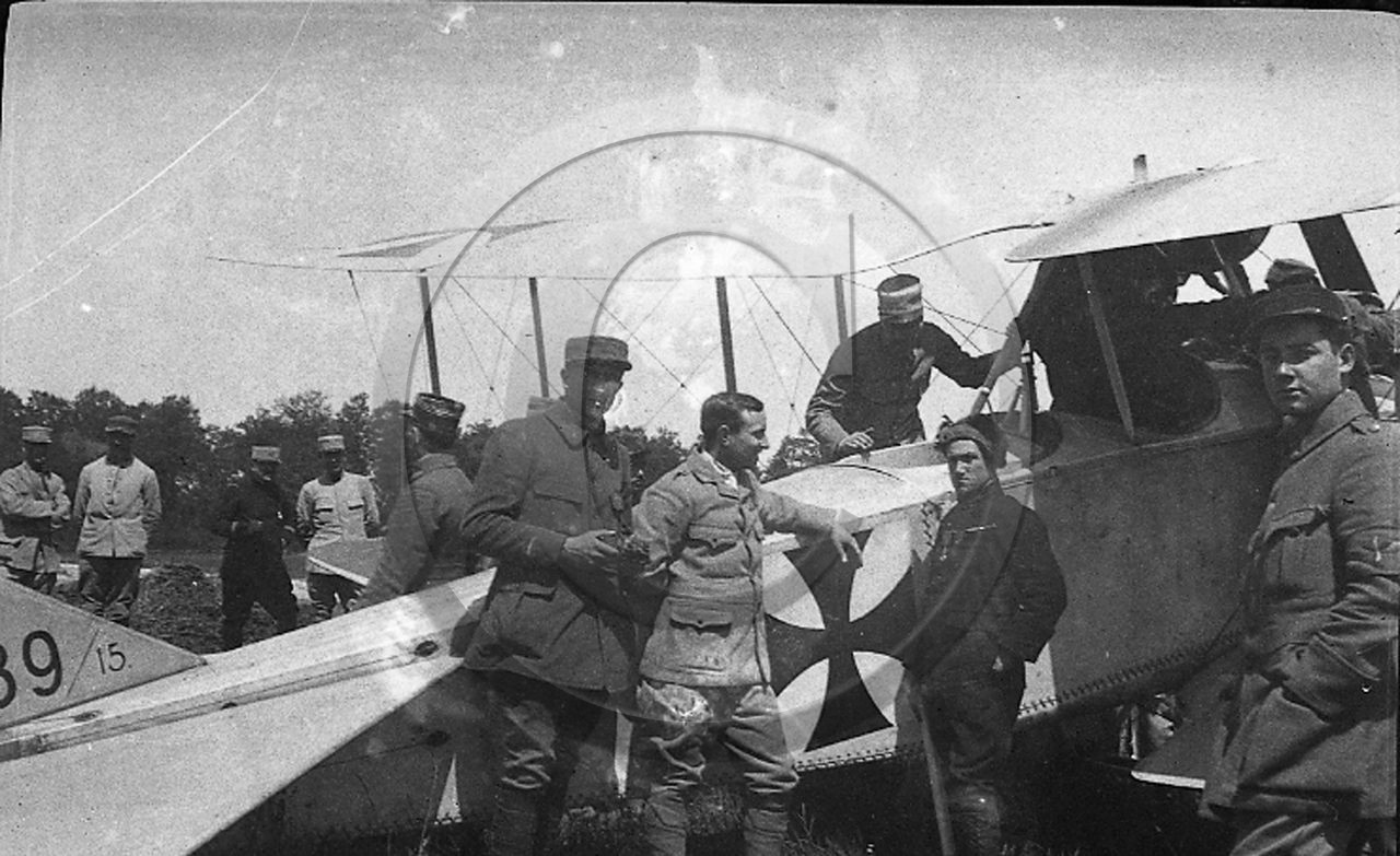 avi 97 avion allemand aviatik B2 .jpg