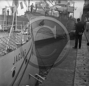 BX 580  bateau guerre jaguar .jpg