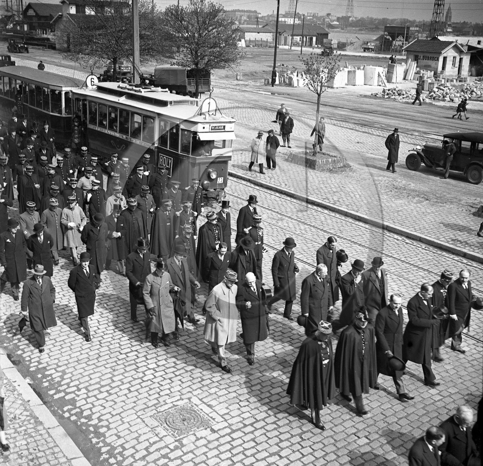 BX 297 obseques du gouverneur RENARD.jpg