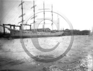 BX 557 chantiers de Gde à Bordeaux le voilier 5 mats FRANCE.jpg