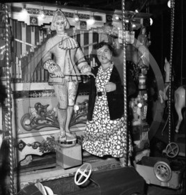 FO-CIRQUE  488 manege Angelby partie d orgue la Marquise chef d orchestre  Bordeaux .jpg