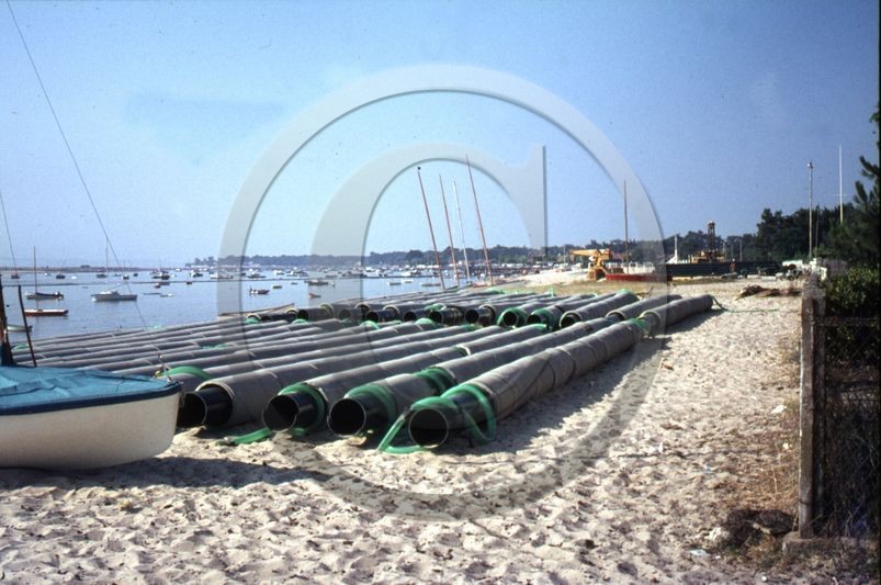 arc 4042 Ferret canalisation sous marine 1969 .jpg