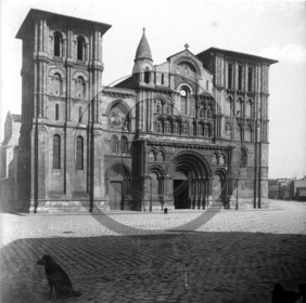 BX 497  église Ste Croix  .jpg