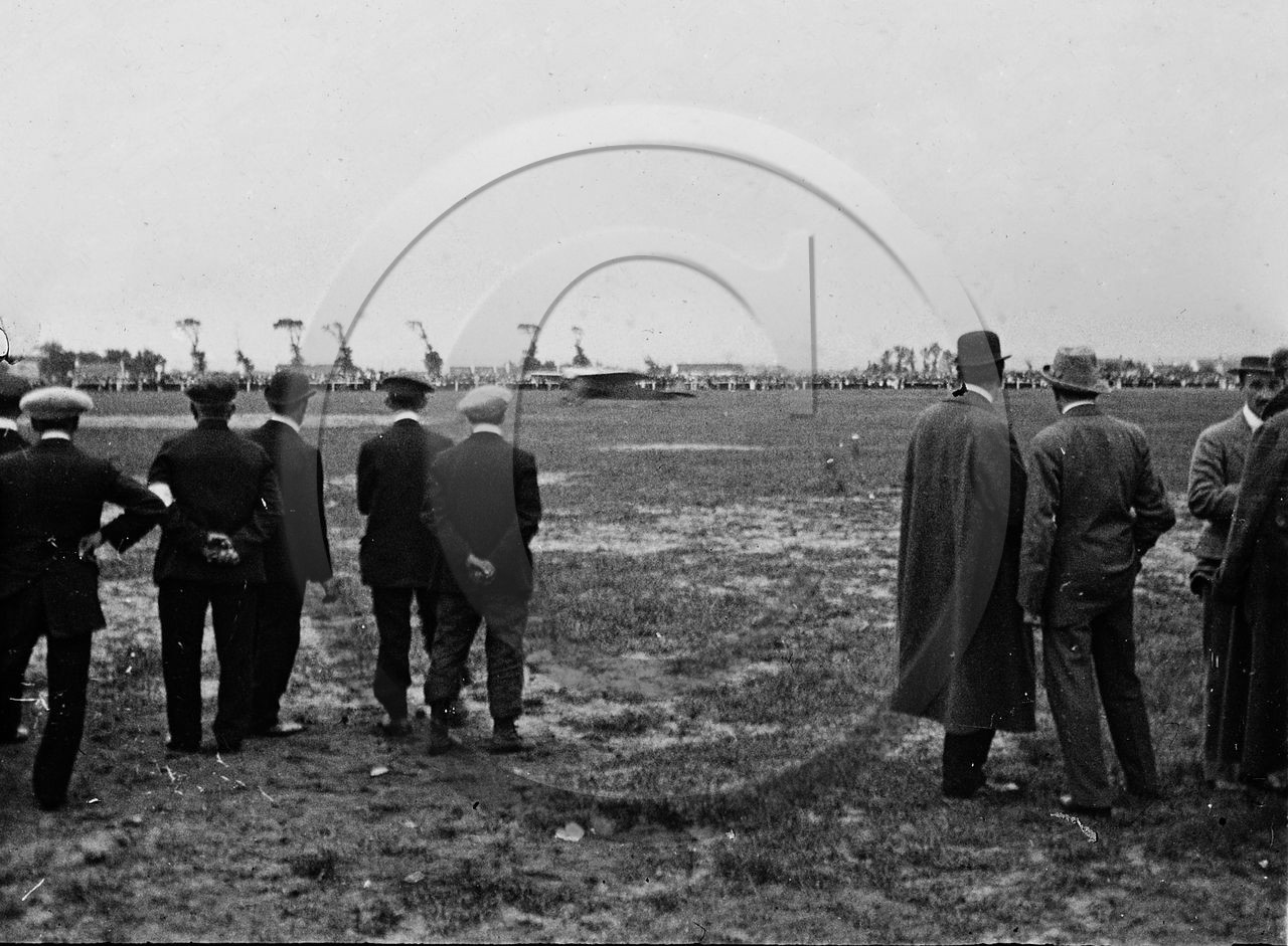 AVI 267  Calais en 1913 monoplan Bayard-Clément.jpg