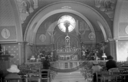 arc 4219  intérieur église Moulleau.jpg