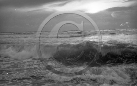 arc 4404 vagues .jpg