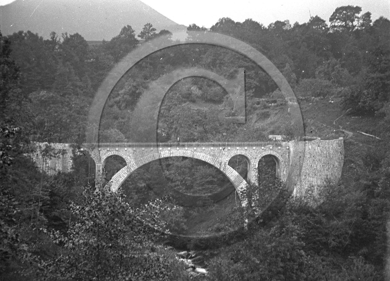 vi  1340  dans série monleon montrjeau valmirande pont a cinq arches.jpg