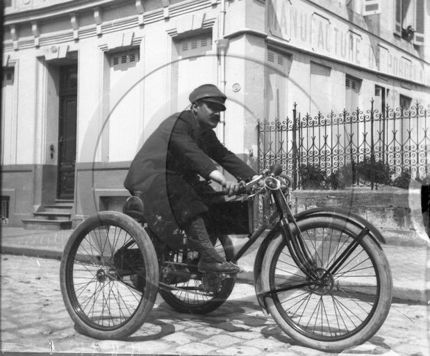 mov 285 tricycle peu etre de dion .jpg