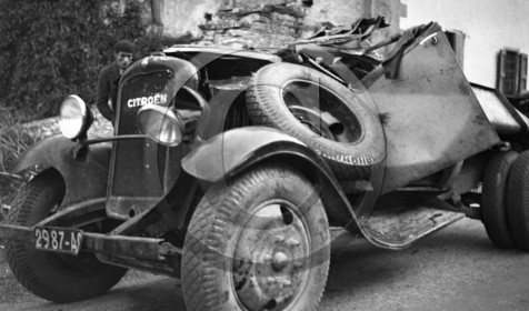 AUU 465 Citoen accidenté.jpg