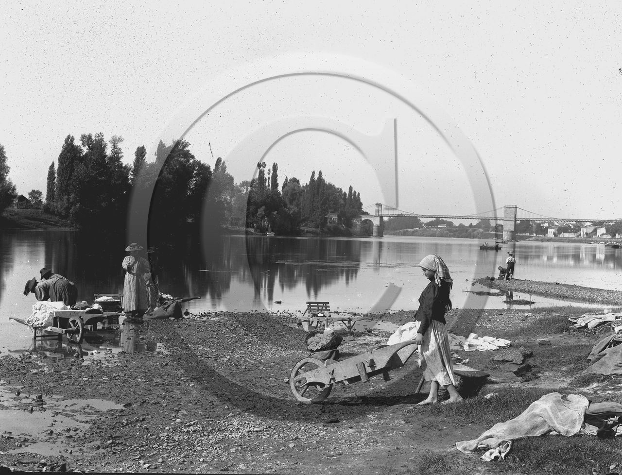 LAVANDIERES copier.jpg