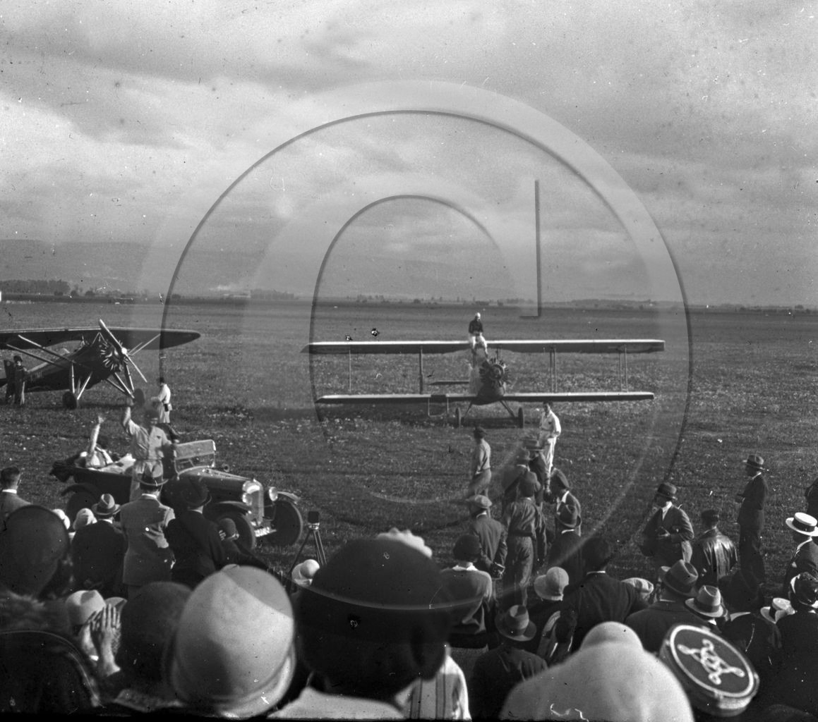 avi 213 acrobate aerien mai 36 alger .jpg