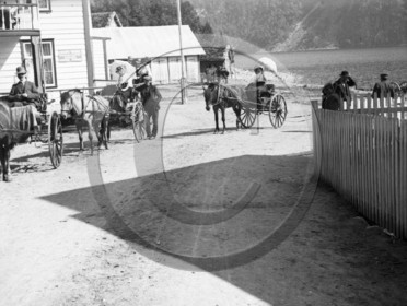 AG 653 attelages lac de montagne .jpg