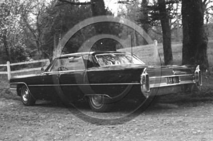 AU 179 Cadillac berline sedan 4 portes sans montant 1967 .jpg
