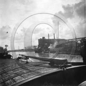 BA  page 80 - 8- Paris Conflans en péniche.jpg