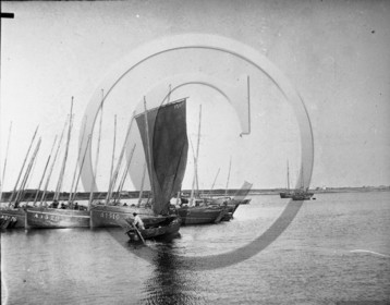 BA 426 golfe du Morbihan ou environ- sinagot - forbans du Bonot .jpg