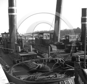 BA 1568 gros plan de remorqueurs cie generale de naviguation .jpg