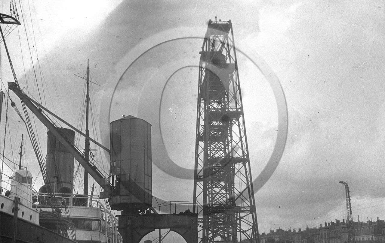 BX 165 construction du pont transbordeur.jpg