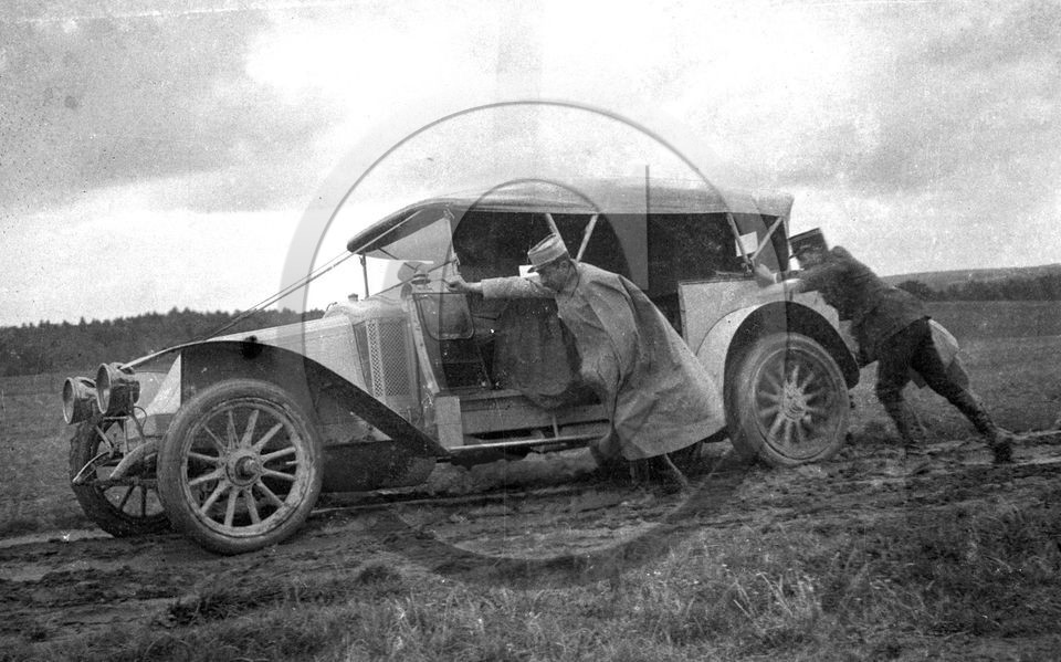 AU 1116 Renault  guerre 14-18 .jpg