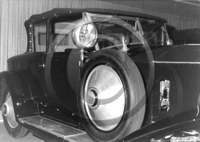 AU 4381 Rolls Royce vente christie s Geneve .jpg