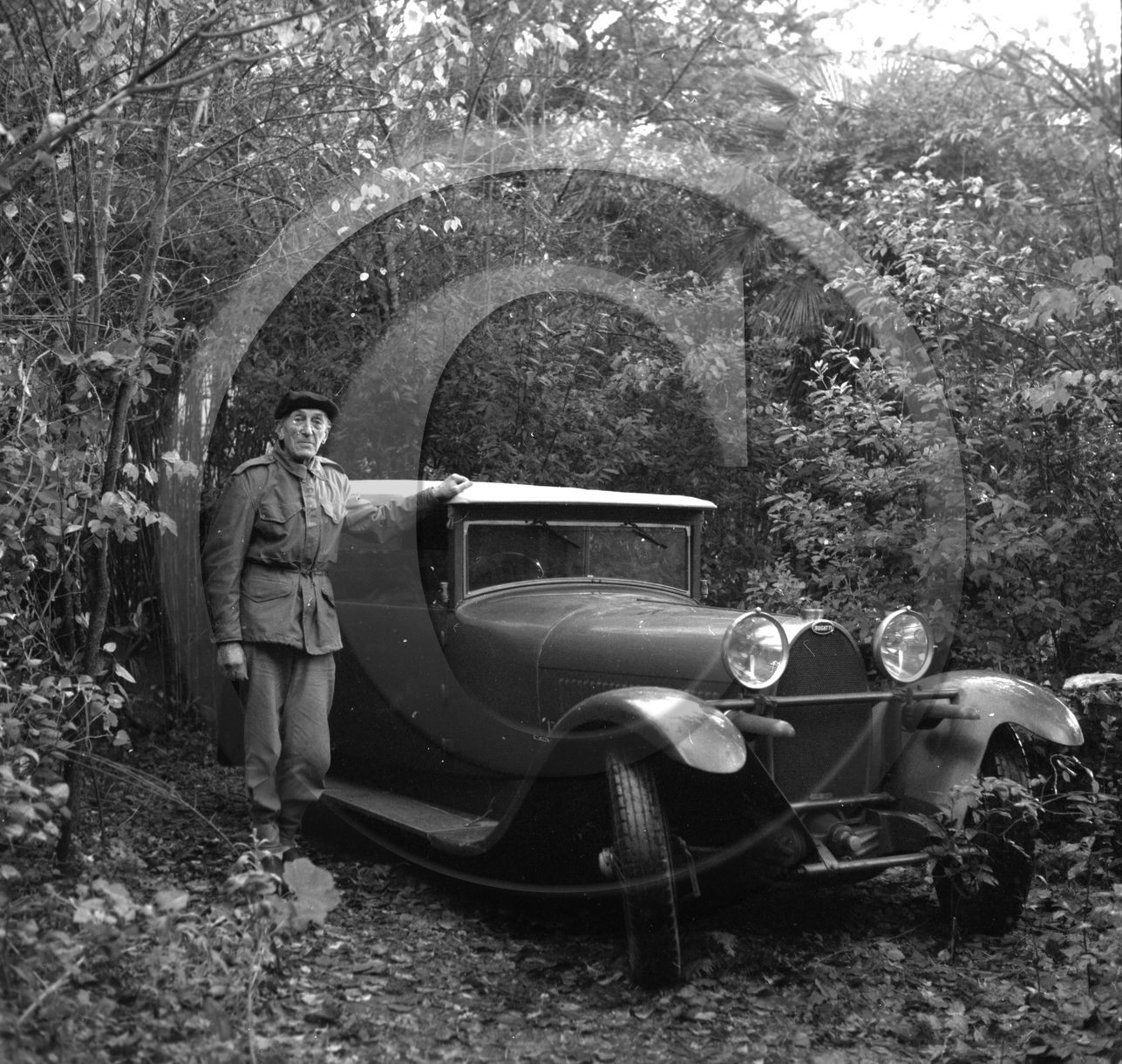 au 586 Bugatti T 44 Van Vooren  .jpg