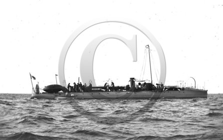 arc 1054 Arcachon bateau de guerre .jpg