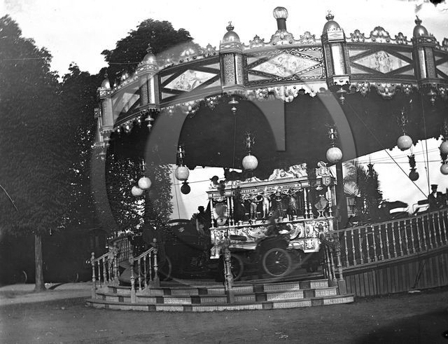 FO-CIRQUE  35 bis   manège orgue   .jpg