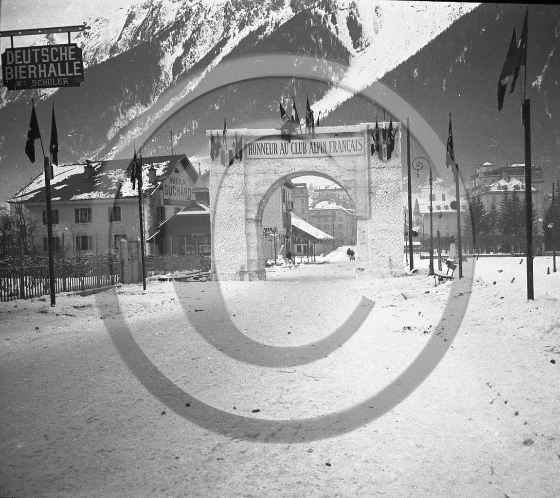 vi  67 chamonix en 1908 honneur aux clubs alpins.jpg